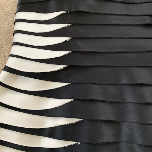 BCBG MAXZARIA Dress Size 06 - Picture 4 of 7